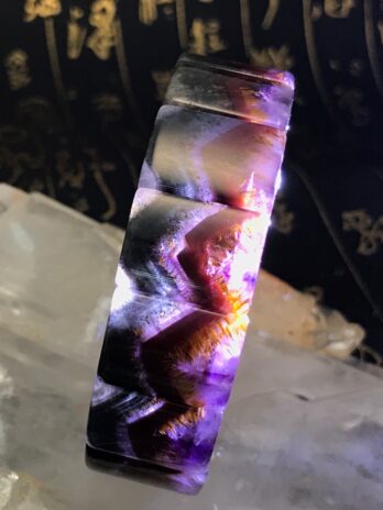 難得一見頂級極光23金字塔手排