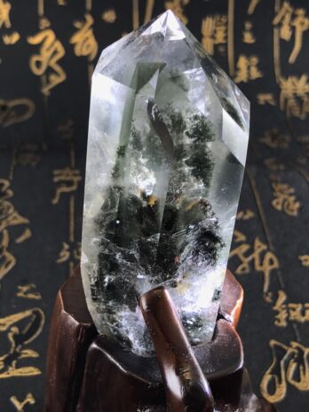 晶靈彩虹處處 綠幽晶柱附座