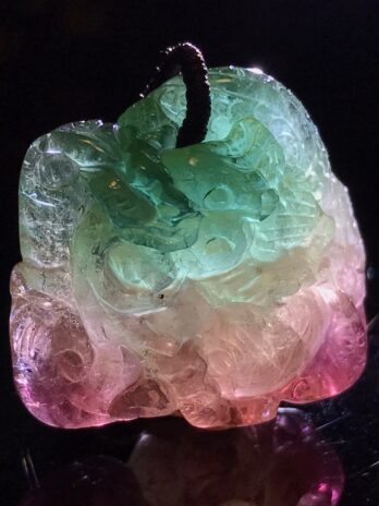 西瓜碧璽三色精雕龍墜