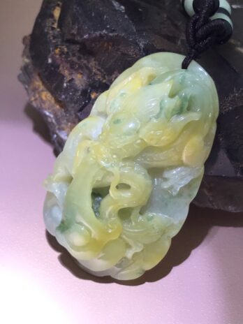 富貴雙彩翡翠玉龍