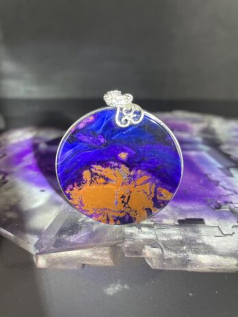 擴大正能量的皇家紫舒俱來墜飾附鑑定書